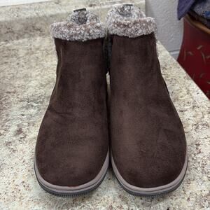 Clarks Breeze NWOT 10 Brown faux suede Fur-Lined Cloudsteppers ankle boots